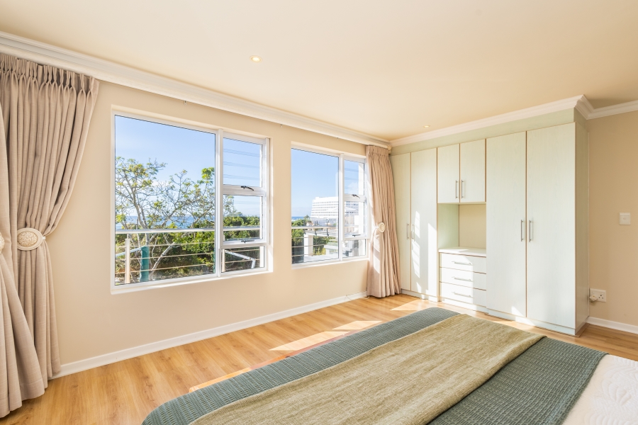 7 Bedroom Property for Sale in Beacon Isle Western Cape